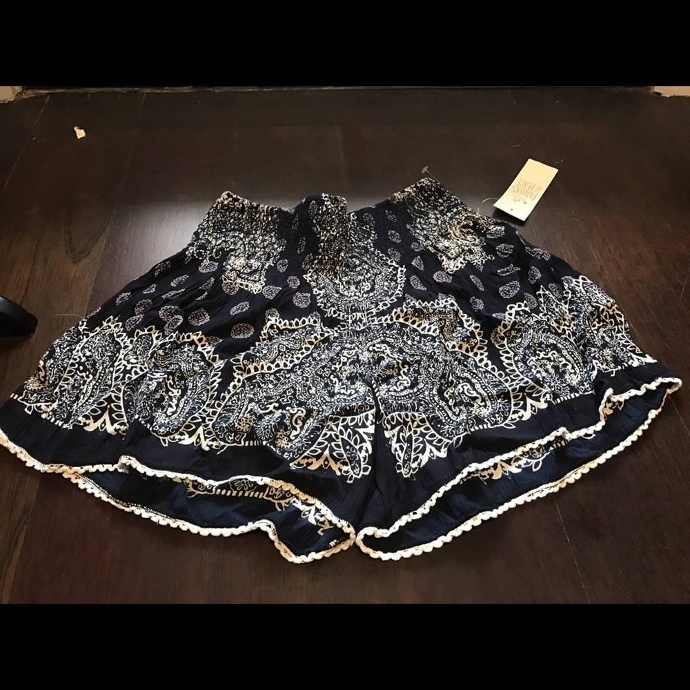 ☀️Navy Paisley Flowy Shorts